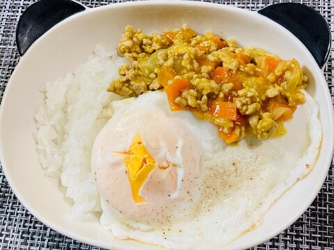 幼児食★栄養たっぷりキーマカレーの卵のせ